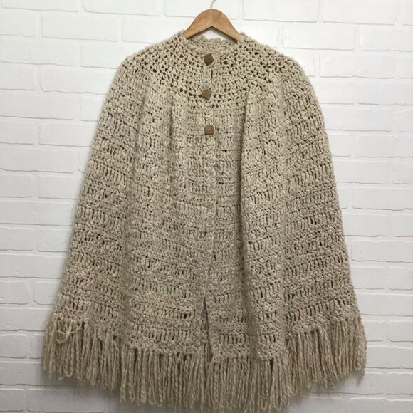 VINTAGE Ruanacrochet handcrafted knit poncho fringe bohemian beige cloak neutral - Picture 12 of 12